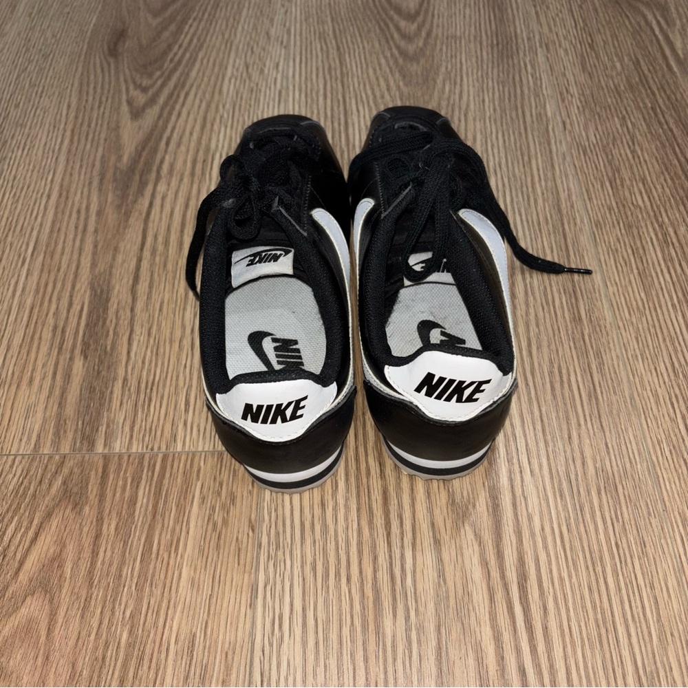 Nike Cortez Basic Leather Black White Shoes US 6.5 Preowned - Picture 5 of 7